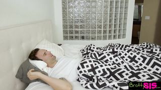 Perverz tini csaj a nevelő faterjával dug