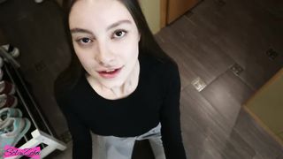 Tini csajszi leszívatva és megabszva