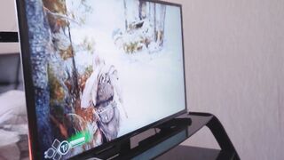 Gamer picsa konzolozás helyett kárót kap