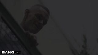 Kerek dagadt tini csajszi durva anál szexe