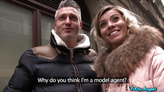 Public Agent - Vicky Love más hapsi pöcsén lovagol
