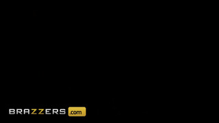 Brazzers - Cherie Deville fiatal csávóval kúrel