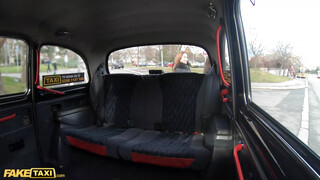 Fake Taxi - Latin tini csajok basznak a taxiban