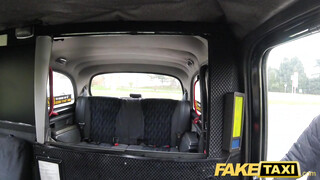 Fake Taxi - Misha Cross a taxiban kúrel