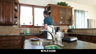 Mylf - Cali Lee a gyönyörű spanyol milf