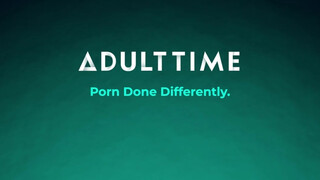 ADULT TIME - nagy cickós világos szőke méretes tőgyes barnával ollózik és dug