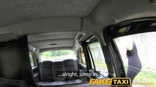 FakeTaxi - isteni testű világos szőke kisasszony szeret kefélni