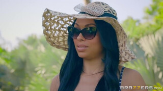 Bethany Benz a nimfomán latin amerikai milf - Brazzers