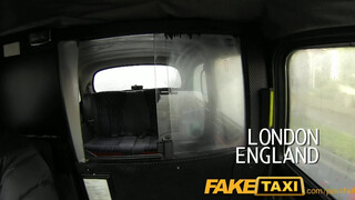 FakeTaxi - méretes cicis debella lány a taxiban