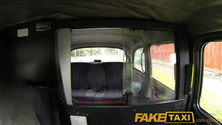FakeTaxi - Felborotvált fejű punk kisasszony megrakva