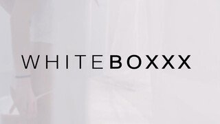 WHITEBOXXX - Vanessa Decker gyengéden kefél