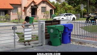 Nadia White fiatal manussal dug - Anal mom