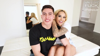 Hot Guys Fuck - Latina hapsi és a világos szőke kurvája dugnak