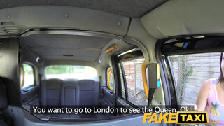 FakeTaxi - Latin Amerikai csajszi közösül a taxissal