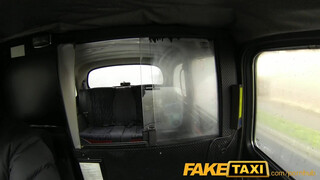 FakeTaxi - Világos Szőke méretes seggű kisasszony meghágva