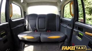 Fake Taxi - Ashleigh Devere a méretes csöcsű csajszi