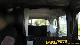FakeTaxi - ártatlan pici tini kiscsaj és a vastag kukac