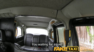 FakeTaxi - szilikonos kisasszony nem akar fizetni