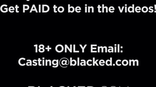 BLACKED - Ava Koxx és egy méretes méretes barna bőrös virsli