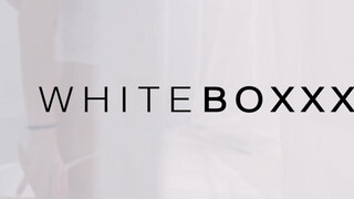 WhiteBoxxx - kicsmellű nőci rendesen megkefélve