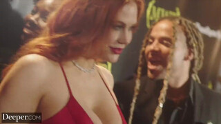Deeper - Maitland Ward várja a pélót a popójába