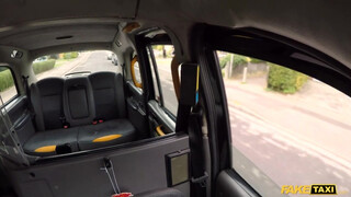 Fake Taxi - Rae Lil a perverz fiatal csajszi