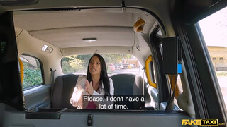 Fake Taxi - Megan Fiore a szexy méretes mellű csajszi