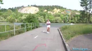 Public Agent - Méretes csöcsű szép seggű spiné