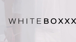 WHITEBOXXX - Isabella De Laa megkefélve a kanapén