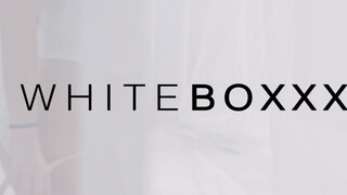 WhiteBoxxx - Ashely Ocean muffja meghágva