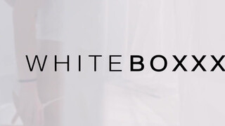WHITEBOXXX - Monika Benz és Sabrisse szopkodják egymás punciját
