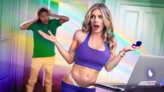 Cory Chase hatalmas seggét a nevelő fiatal bőrös virsli megdugja