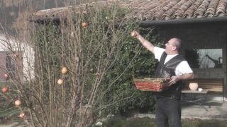 Bombázó világos szőke tini amatőr popsiba rakva és szájba spriccelve nagy farasszal